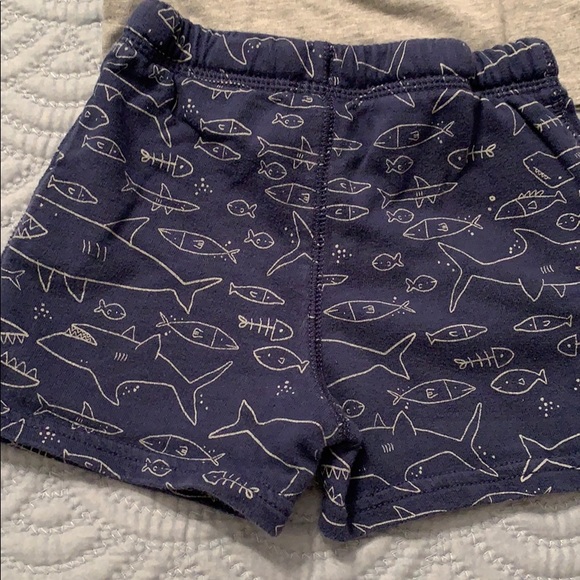 Primark T-Shirt and Carter’s Shorts - Picture 5 of 6